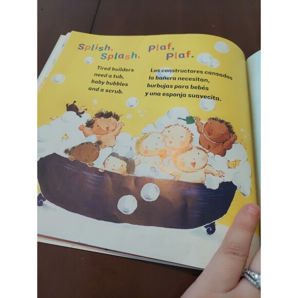 Baby Builders Bebes Constructores (Bilingual Spanish English) Children's Book - Picture 7 of 8